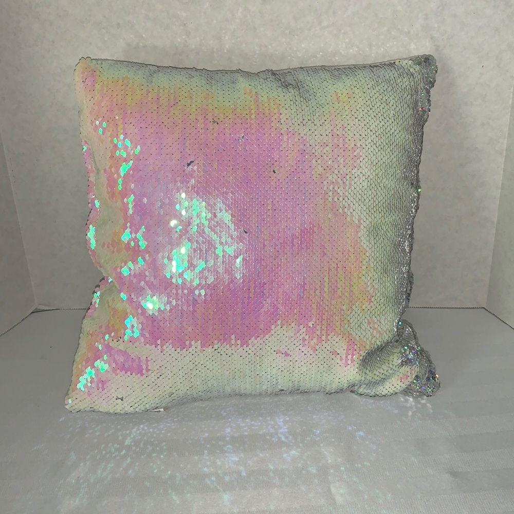 Sequin pillow color change see video.